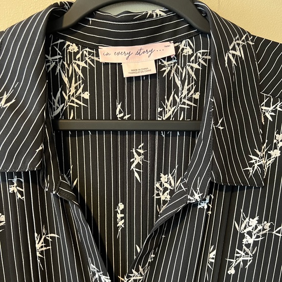 In Every Story Black & White Stripe & Leafy Print Tunic Top w/tie at waist sz 2X - Picture 2 of 12